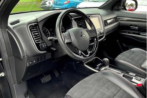 2020 Mitsubishi Outlander LE