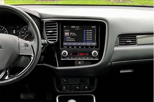 2020 Mitsubishi Outlander LE