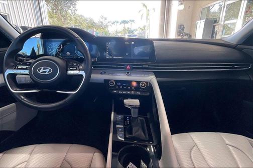 2025 Hyundai ELANTRA HEV Limited