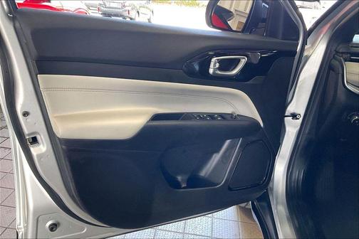 Silver Zynith Metallic Clearcoat 2025 Jeep Compass Limited