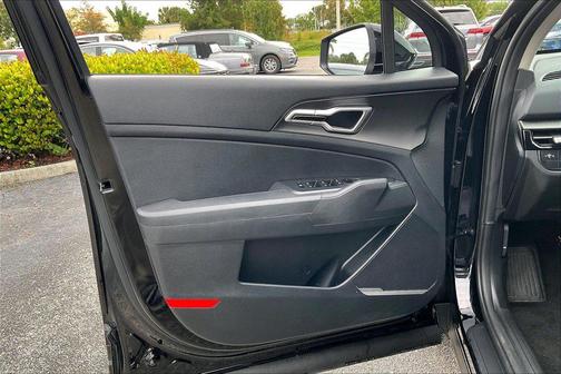 Ebony Black 2026 Kia Sportage LX