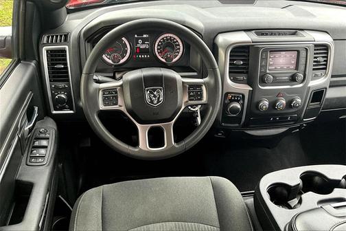 2024 RAM 1500 Classic Warlock Crew Cab 4x2 5'7' Box