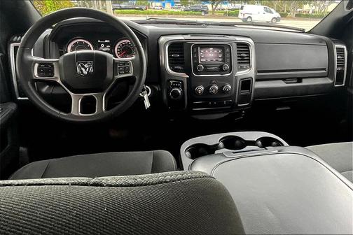 2024 RAM 1500 Classic Warlock Crew Cab 4x2 5'7' Box