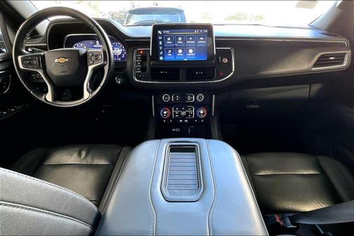 2023 Chevrolet Suburban LT