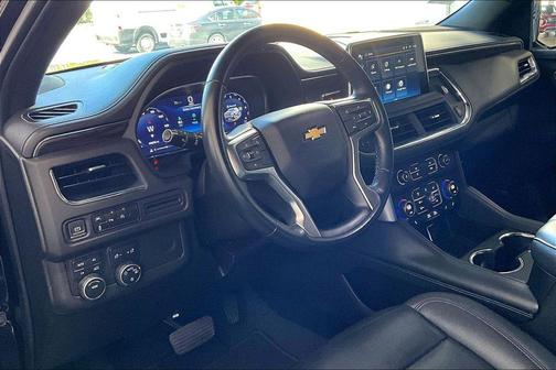 2023 Chevrolet Suburban LT