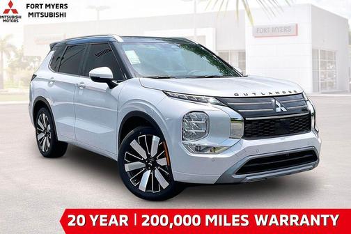 White Diamond With Black Roof 2026 Mitsubishi Outlander SEL