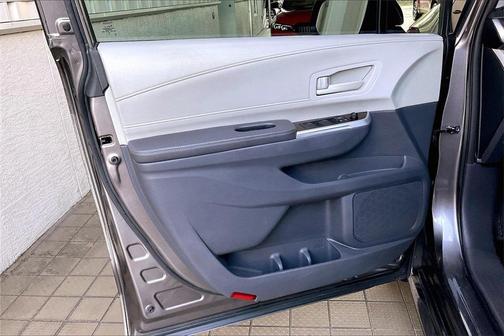 2021 Toyota Sienna LE