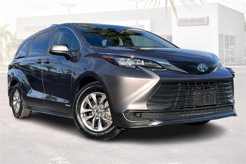 2021 Toyota Sienna LE