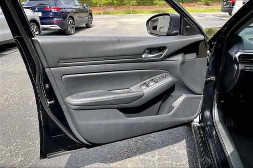 Super Black 2025 Nissan Altima 2.5 SV