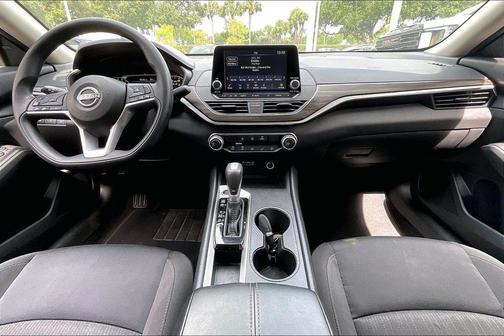 Super Black 2025 Nissan Altima 2.5 SV