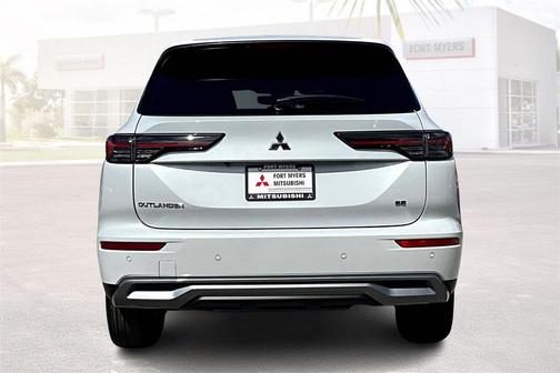 2025 Mitsubishi Outlander SE 2.5 2WD