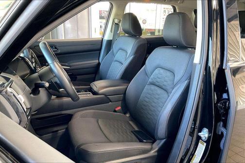 Super Black 2025 Nissan Pathfinder SV FWD