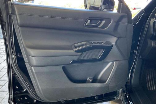 Super Black 2025 Nissan Pathfinder SV FWD