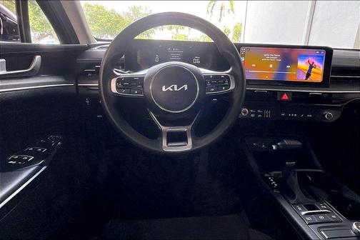 Aurora Black Pearl 2025 Kia K5 LXS