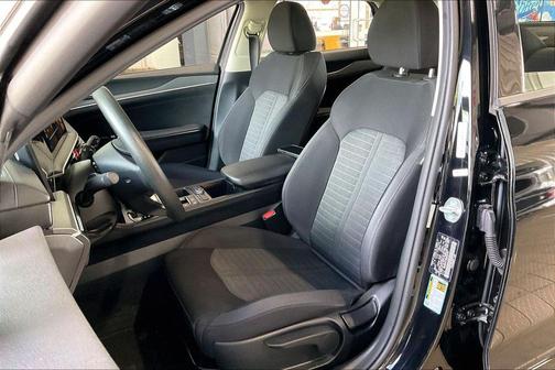 Aurora Black Pearl 2025 Kia K5 LXS