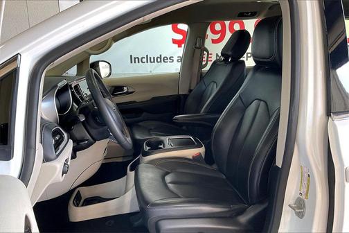 2024 Chrysler Pacifica Hybrid Select