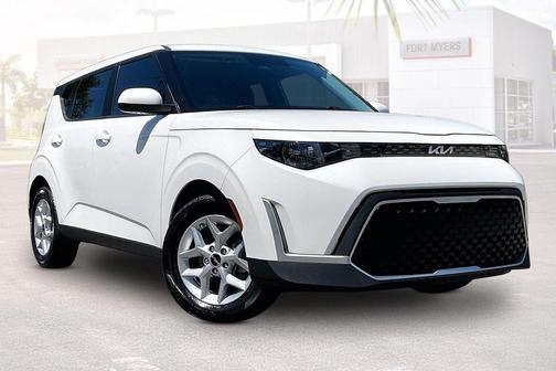 Snow White Pearl 2025 Kia Soul LX