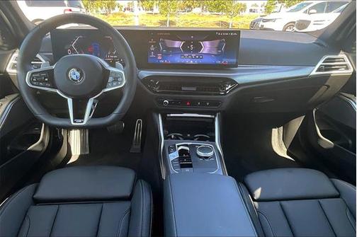 2025 BMW 330 i