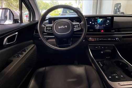 Snow White Pearl 2026 Kia Carnival LXS