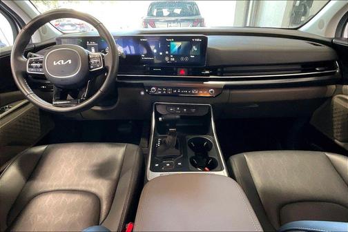 Snow White Pearl 2026 Kia Carnival LXS