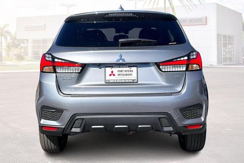 Mercury Gray Metallic 2026 Mitsubishi Outlander Sport SE