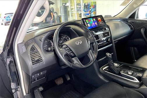 2023 INFINITI QX80 Luxe