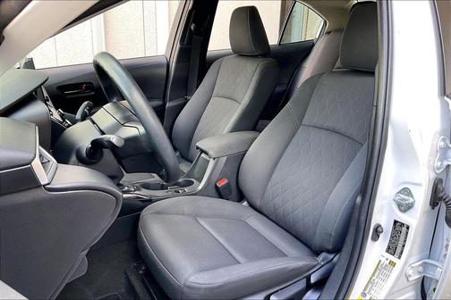 Ice Cap 2024 Toyota Corolla LE