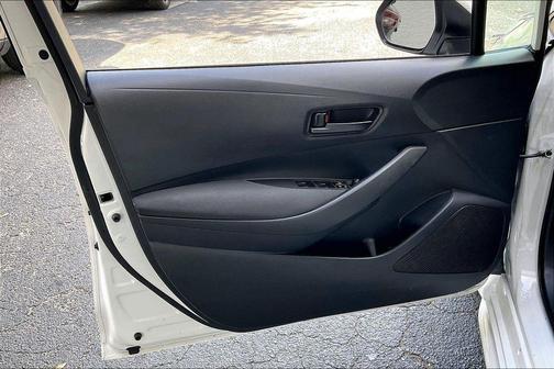 Ice Cap 2024 Toyota Corolla LE