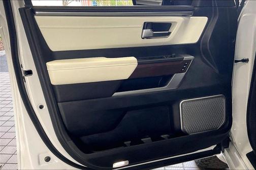 2023 Toyota Tundra Hybrid Capstone