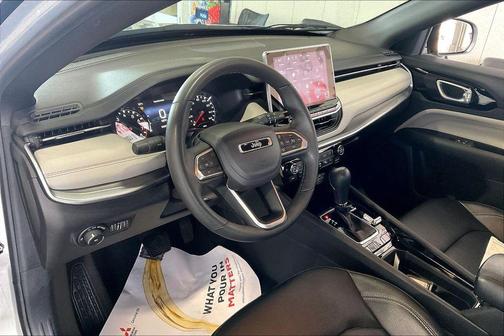 Silver Zynith Metallic Clearcoat 2025 Jeep Compass Limited