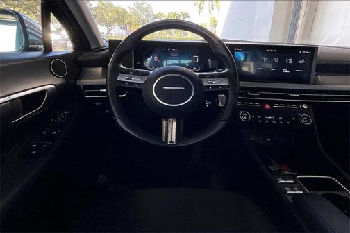 2025 Hyundai SONATA Hybrid SE