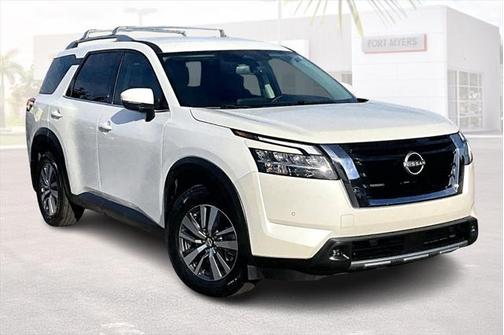 2022 Nissan Pathfinder SL 2WD