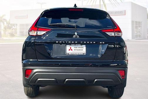 Labrador Black Pearl 2026 Mitsubishi Eclipse Cross ES