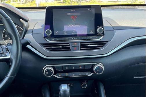 2023 Nissan Altima SR FWD