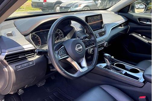 2023 Nissan Altima SR FWD