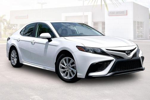 Ice Cap 2024 Toyota Camry SE