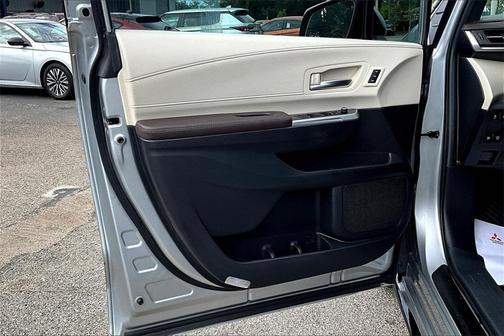 2023 Toyota Sienna Platinum 7 Passenger