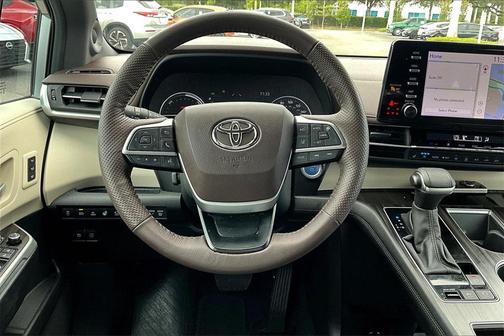 2023 Toyota Sienna Platinum 7 Passenger