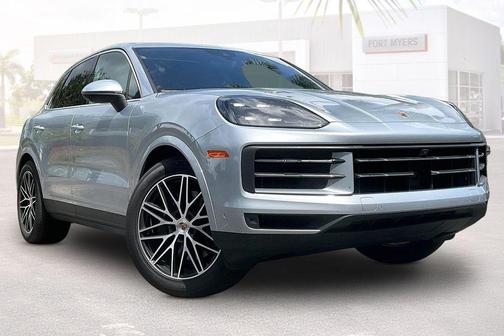 Black Metallic 2025 Porsche Cayenne Cayenne