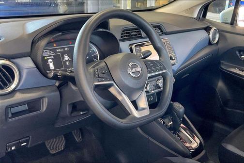 Brilliant Silver Metallic 2025 Nissan Versa 1.6 SV