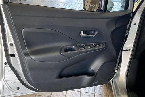 Brilliant Silver Metallic 2025 Nissan Versa 1.6 SV