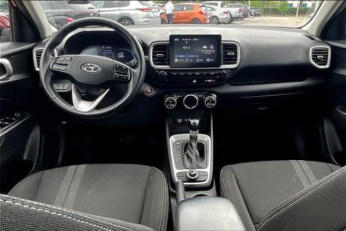 2024 Hyundai VENUE SEL
