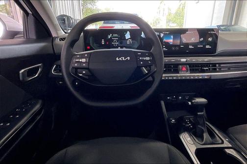 Snow White Pearl 2025 Kia K4 LXS