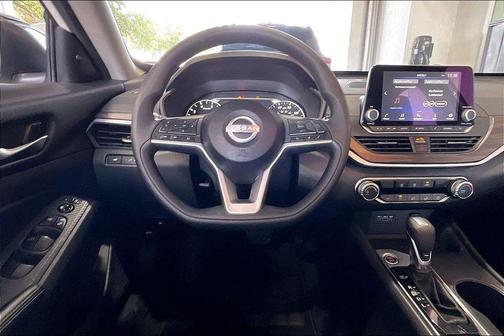Glacier White 2025 Nissan Altima 2.5 SV