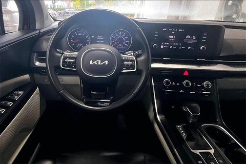 2024 Kia Carnival LX