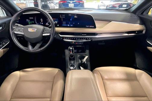 Argent Silver Metallic 2025 Cadillac XT4 Premium Luxury