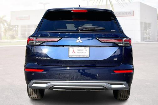 Cosmic Blue Metallic 2026 Mitsubishi Outlander SE S-AWC