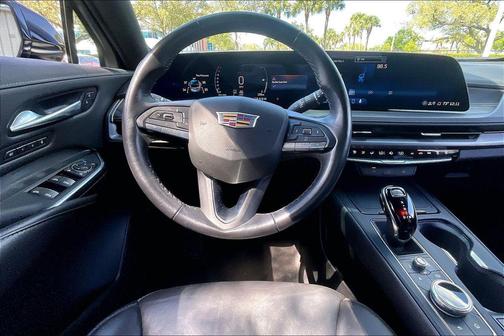 2025 Cadillac XT4 Premium Luxury