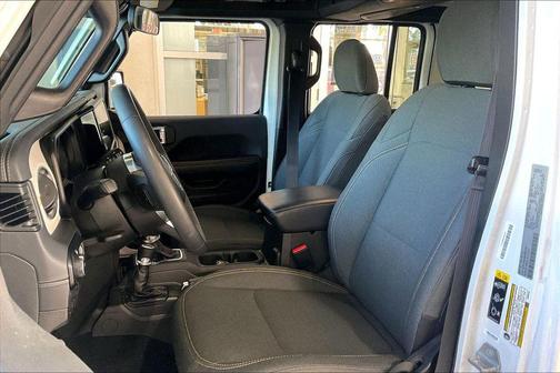 Bright White Clearcoat 2025 Jeep Wrangler 4-Door Sahara 4x4