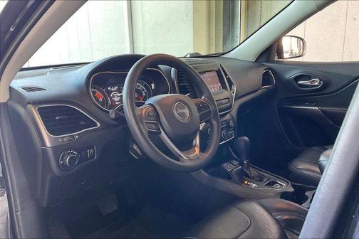 Diamond Black Crystal Pearlcoat 2020 Jeep Cherokee Latitude